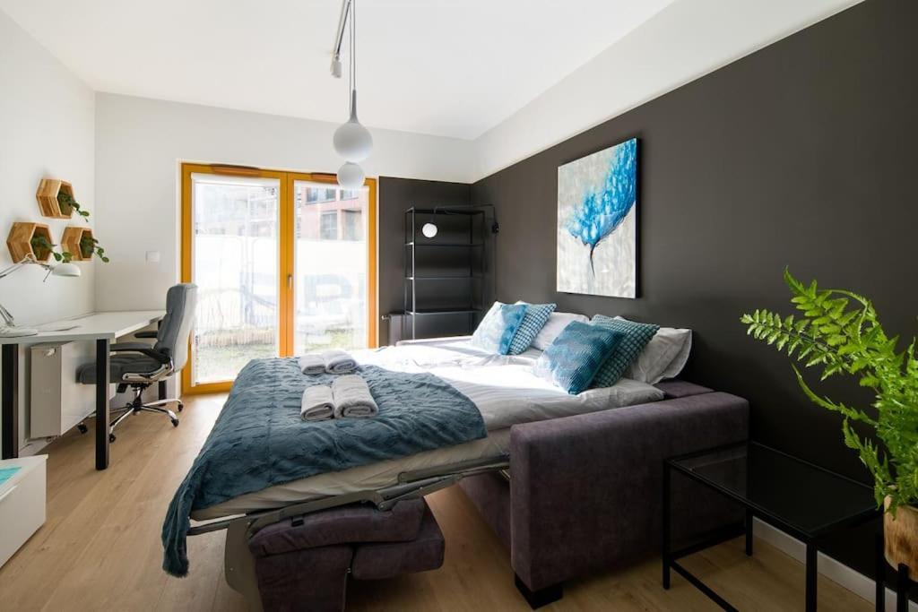 Modern Apt Next To Train Station Краков Экстерьер фото