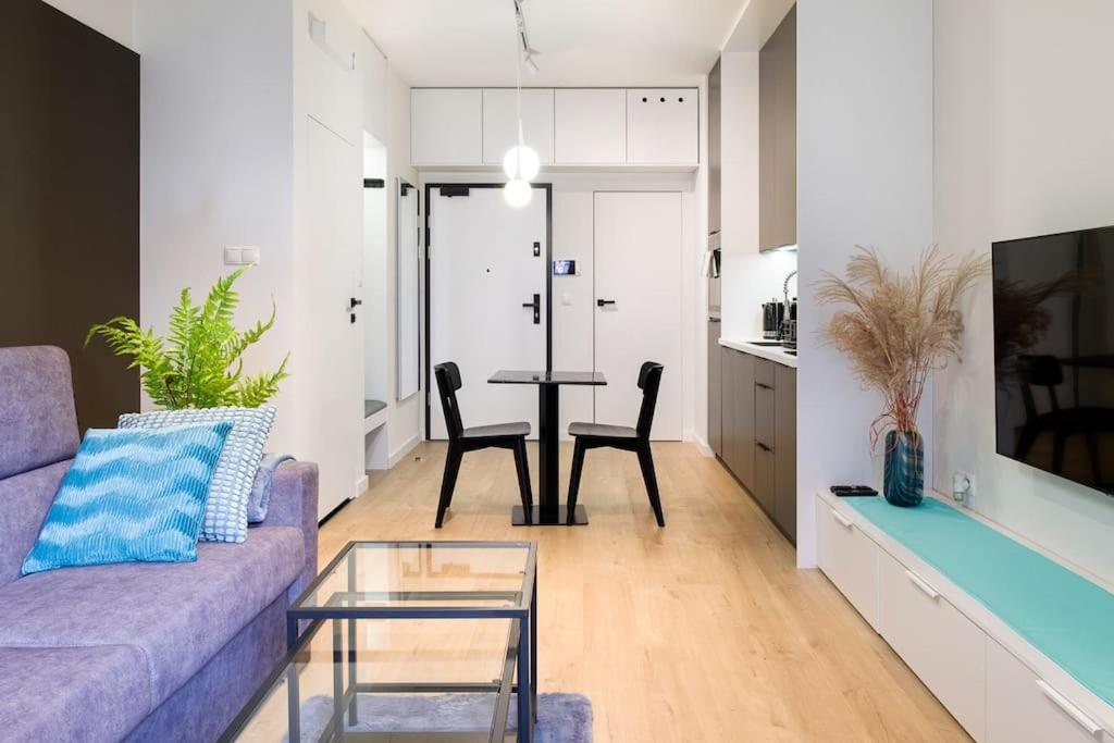 Modern Apt Next To Train Station Краков Экстерьер фото